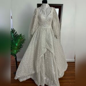 Elegant Ivory Sequin Wedding Dress with Long Puff Sleeves